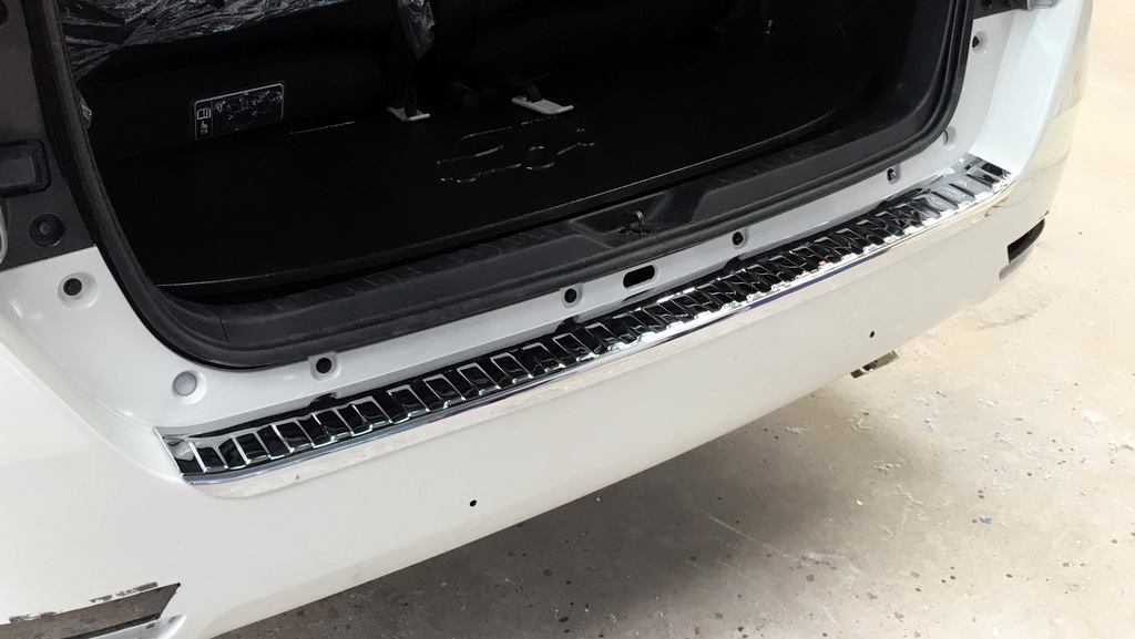 2016 17 Rear Tailgate Bumper Step Cover Chrome Fits Toyota Innova