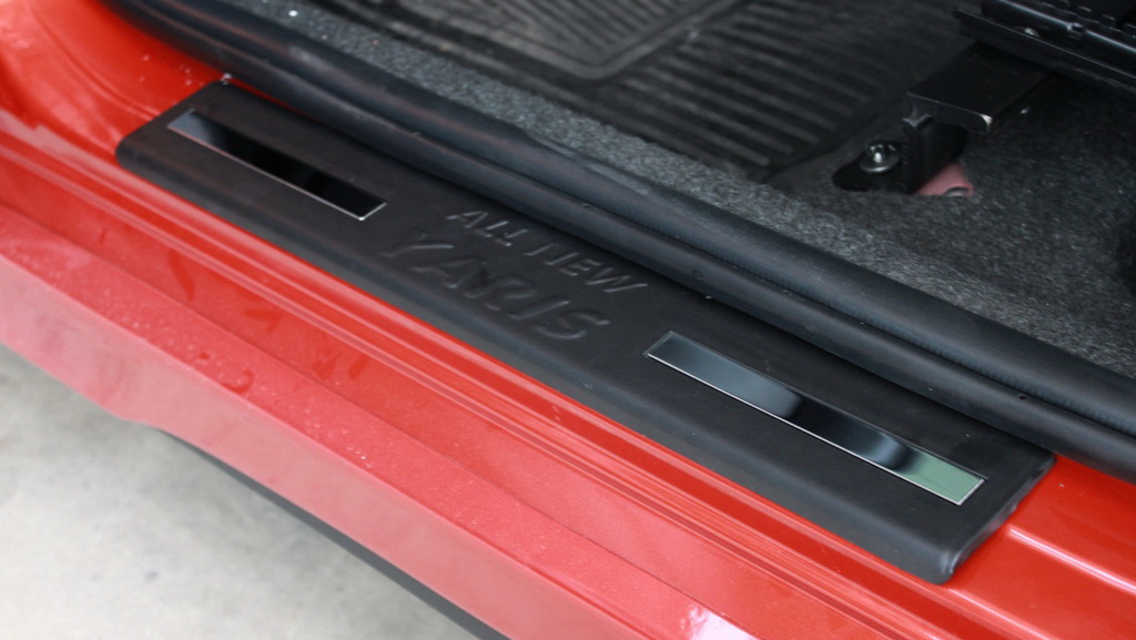 Door Sill Scuff Plate Matte Black Trim For Toyota Yaris Hatchback 2014