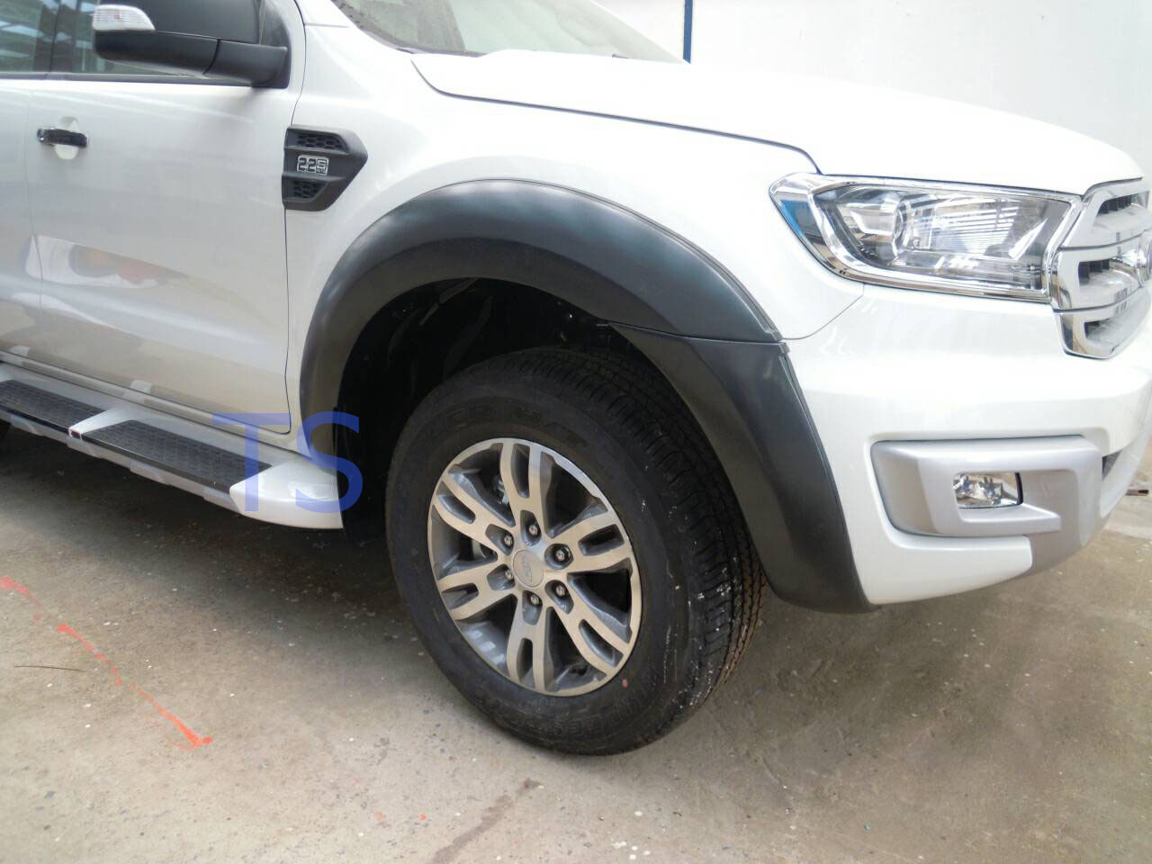 MATTE BLACK 4DOOR FENDER FLARES WHEEL ARCH FOR FORD EVEREST 4X4 3.2 SUV 2015ON eBay