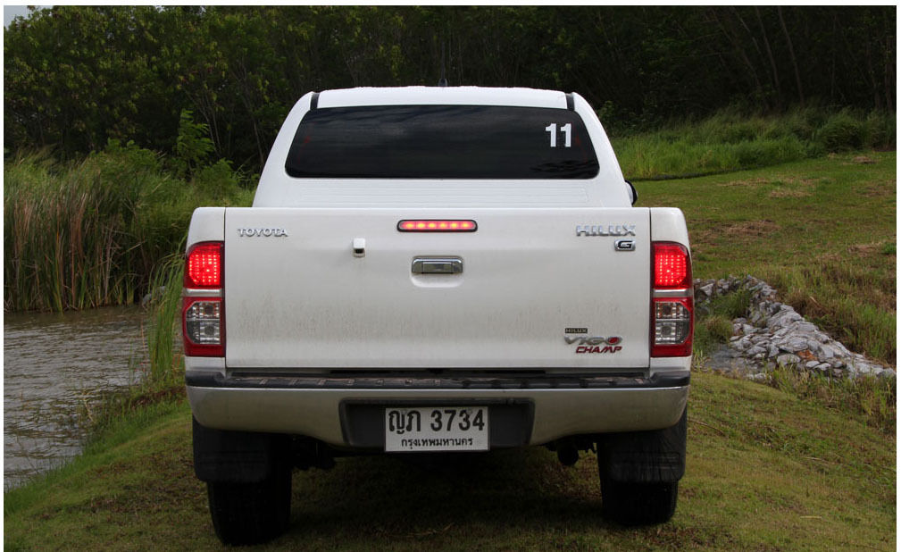 TOYOTA HILUX PICK UP 4WD 2012 Grille All Chrome